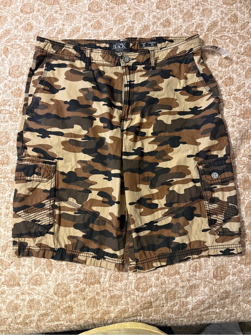 Buckle Men's Camo Cargo Shorts - Brown/Black/Tan
